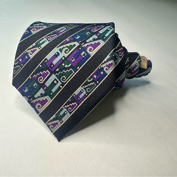 Museum of Fine Arts Boston Silk Jazzy Geometric 3.25” Classic Tie - Picture 7 of 7